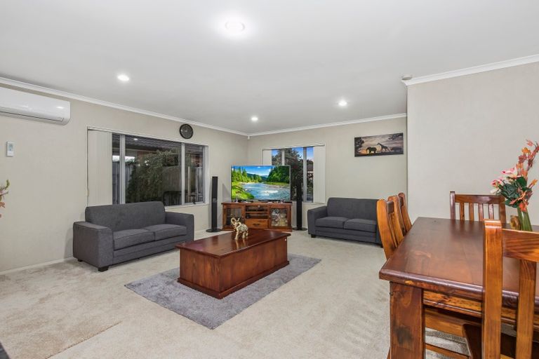 Photo of property in 28 Foxlaw Street, Randwick Park, Auckland, 2105