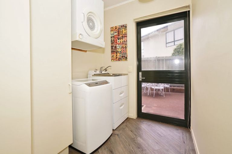 Photo of property in 54 Grosvenor Gardens, Flagstaff, Hamilton, 3210