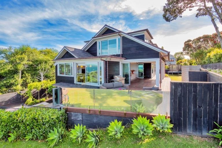 Photo of property in 37b View Road, Campbells Bay, Auckland, 0630
