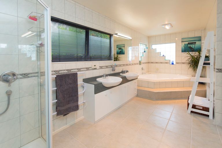 Photo of property in 62 Stanmore Bay Road, Stanmore Bay, Whangaparaoa, 0932