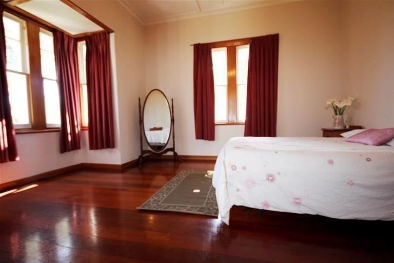 Photo of property in 50 Woodglen Road, Glen Eden, Auckland, 0602