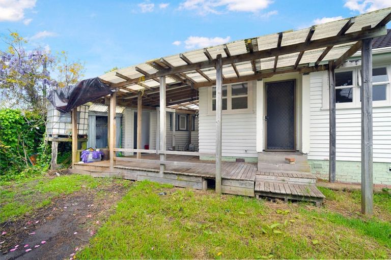 Photo of property in 49 Longburn Road, Henderson, Auckland, 0610