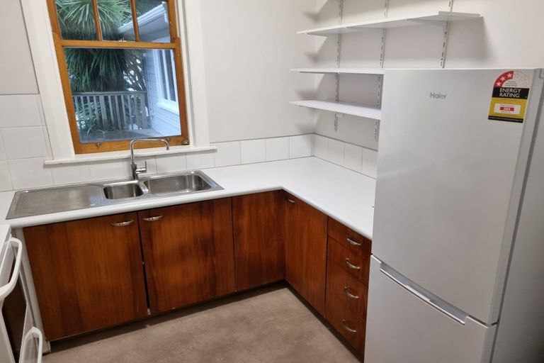 Photo of property in 2 Caprera Street, Melrose, Wellington, 6023