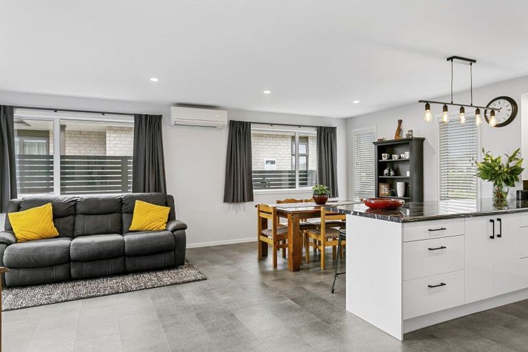 Photo of property in 27 Noumea Drive, Rangatira Park, Taupo, 3330