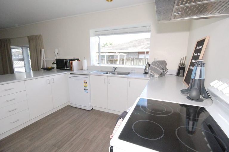 Photo of property in 53 Brylee Drive, Conifer Grove, Takanini, 2112