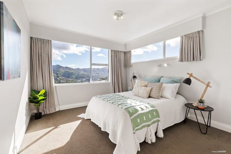 Photo of property in 11 Edgeware Road, Wilton, Wellington, 6012