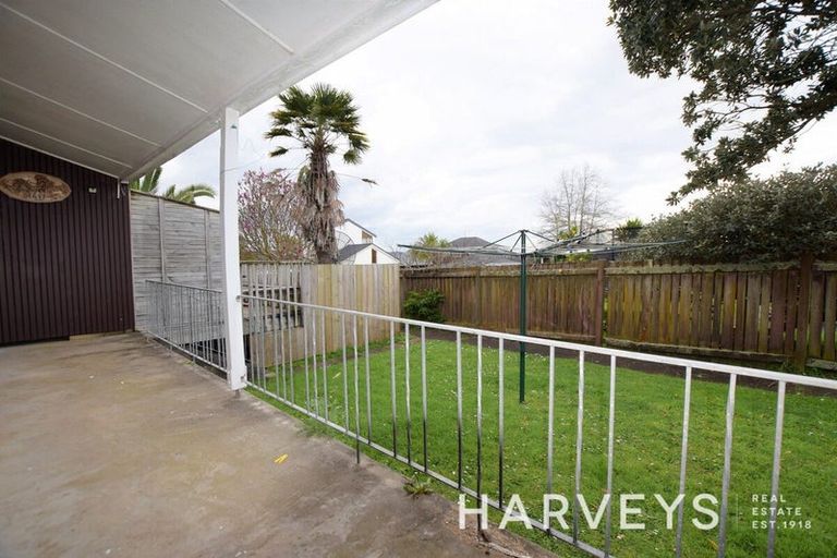 Photo of property in 6 Hiseman Lane, Henderson, Auckland, 0612
