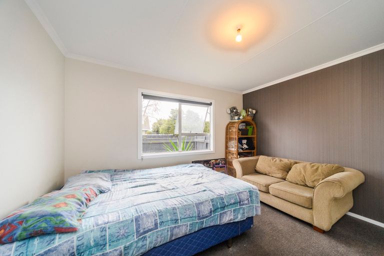 Photo of property in 38 Suzanne Grove, Kelvin Grove, Palmerston North, 4414