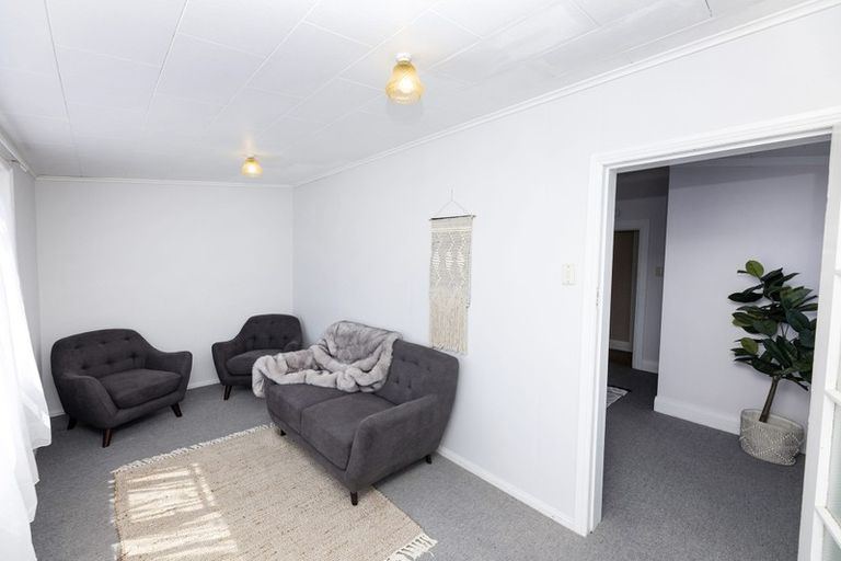 Photo of property in 75 Pendarves Street, New Plymouth, 4310
