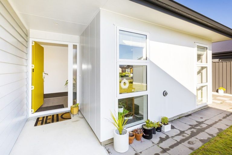 Photo of property in 21 Salisbury Crescent, Wallaceville, Upper Hutt, 5018