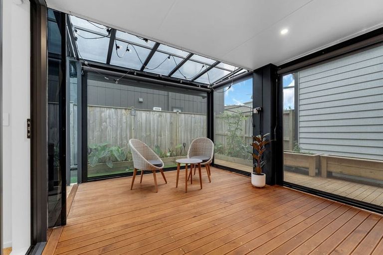 Photo of property in 33 Kabardin Street, Karaka, Papakura, 2113