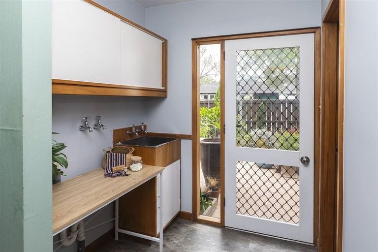 Photo of property in 20 Raekura Place, Redcliffs, Christchurch, 8081