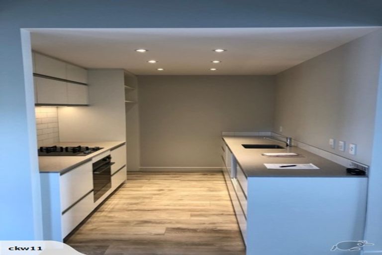 Photo of property in 1 Kaihua Terrace, Mangere Bridge, Auckland, 2022