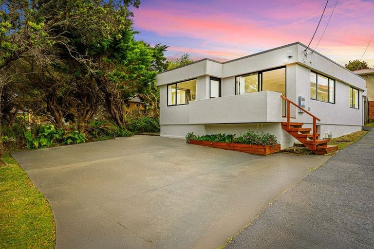 Photo of property in 2/41 Merriefield Avenue, Forrest Hill, Auckland, 0620