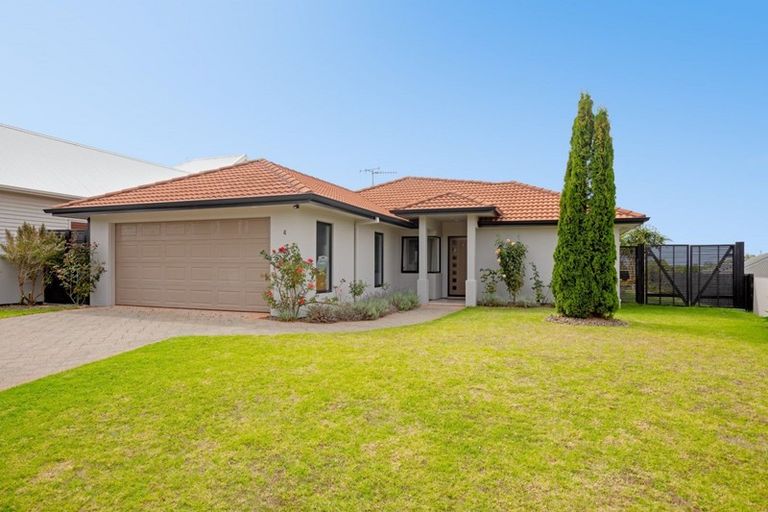 Photo of property in 4 Orion Drive, Welcome Bay, Tauranga, 3112