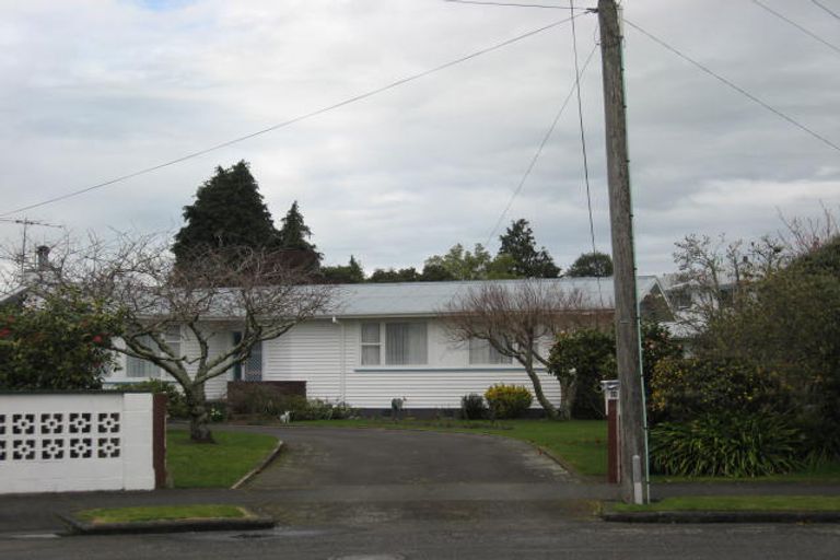 Photo of property in 14 Madden Place, Solway, Masterton, 5810