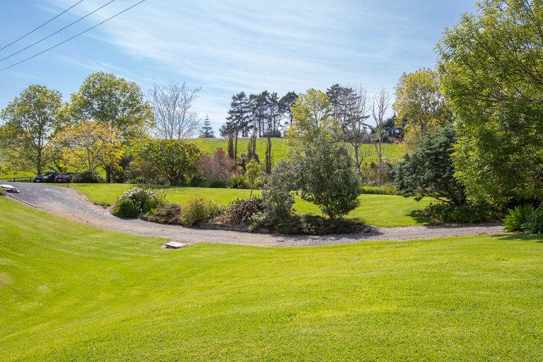 Photo of property in 11 Pah Hill Road, Wharehine, Wellsford, 0973