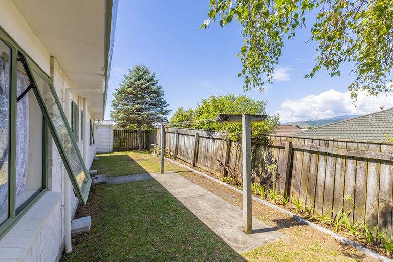 Photo of property in 33 Rosewood Place, Paraparaumu, 5032