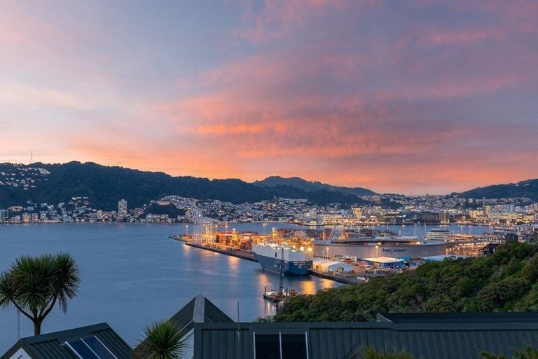 Photo of property in 68a Rama Crescent, Khandallah, Wellington, 6035