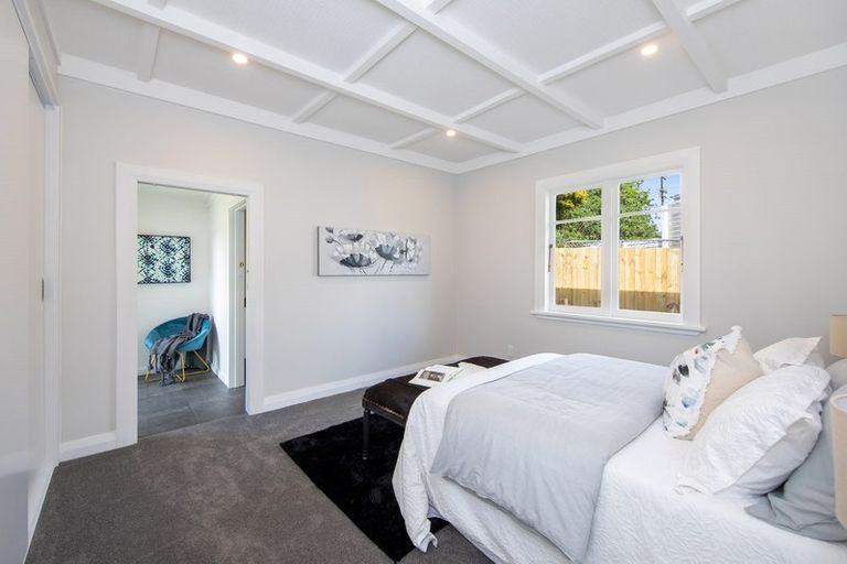 Photo of property in 21 Cambridge Road, Riverhead, 0820