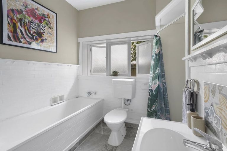 Photo of property in 22 Aylmer Street, Somerfield, Christchurch, 8024