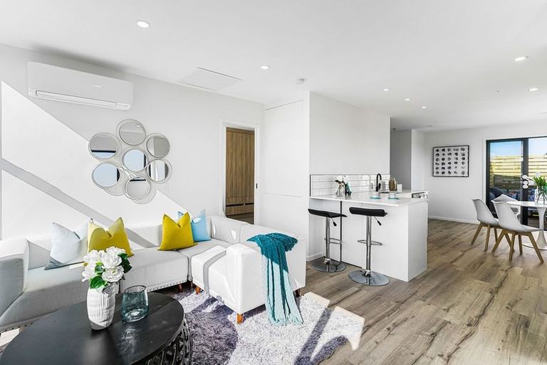 Photo of property in 19b Bradbury Road, Botany Downs, Auckland, 2010