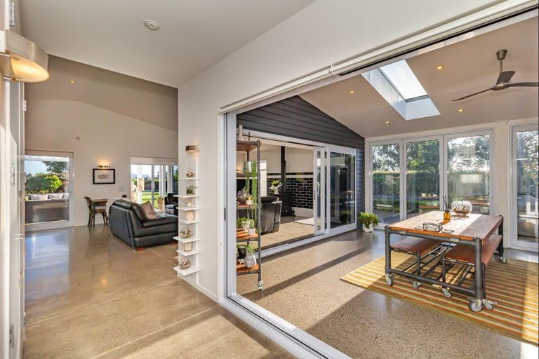 Photo of property in 342a Tararua Road, Levin, 5571