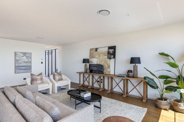 Photo of property in 10a Whiteley Street, Moturoa, New Plymouth, 4310