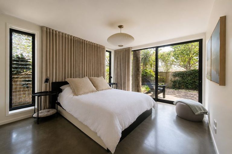 Photo of property in 46a Vauxhall Road, Devonport, Auckland, 0624