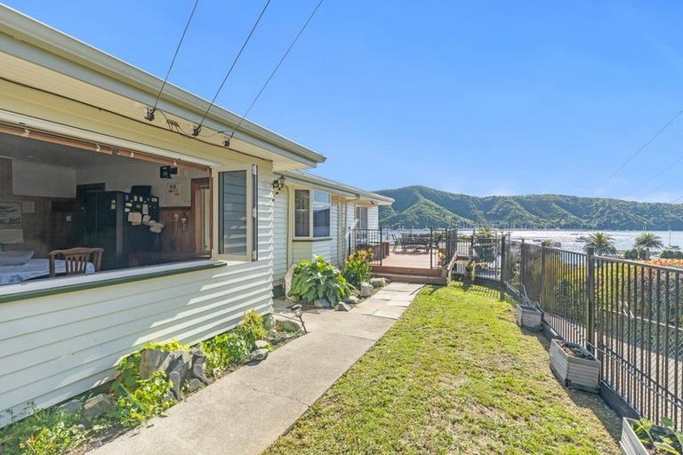 Photo of property in 374a Waikawa Road, Waikawa, Picton, 7220