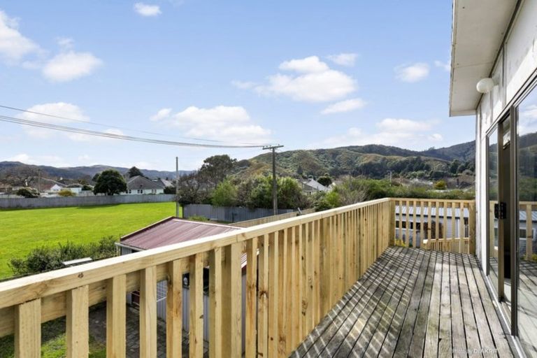 Photo of property in 15a Chapman Crescent, Naenae, Lower Hutt, 5011