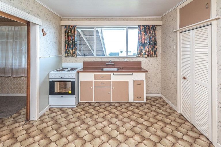 Photo of property in 27 Kowhai Street, Castlecliff, Whanganui, 4501