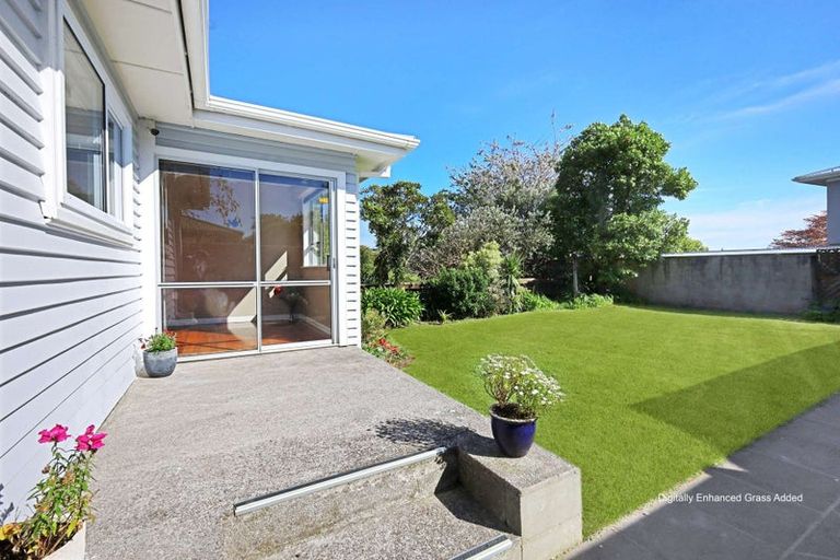 Photo of property in 9 Whakawhiti Street, Marfell, New Plymouth, 4310
