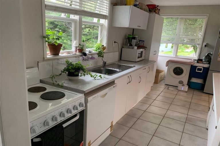 Photo of property in 4 Beeche Place, Birkdale, Auckland, 0626