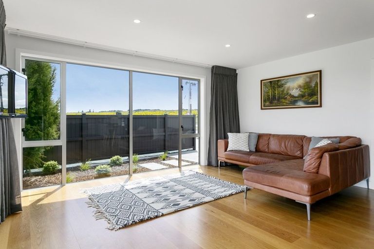 Photo of property in 1 Mahuta Road, Waitahanui, Taupo, 3378