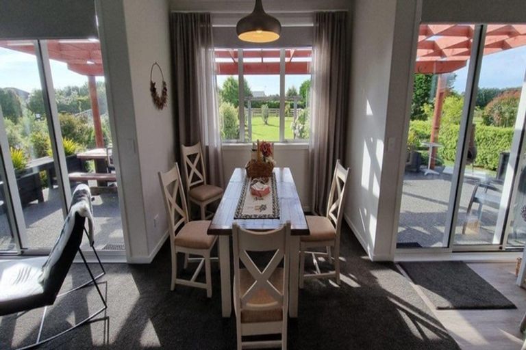 Photo of property in 9 Waipuna Grove, Levin, 5571