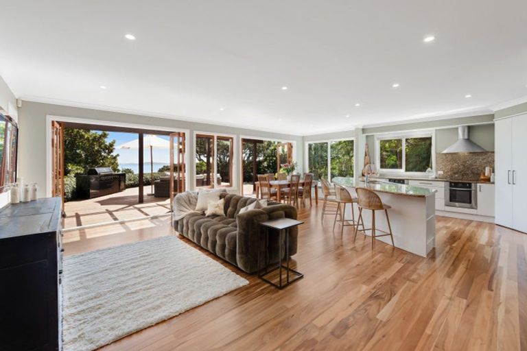 Photo of property in 188 Mellons Bay Road, Mellons Bay, Auckland, 2014