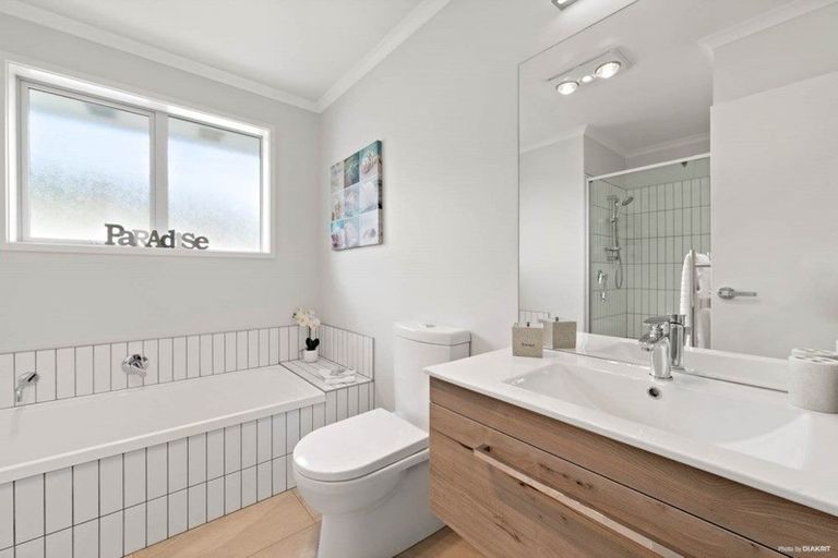 Photo of property in 11 Peet Row, Pokeno, 2471