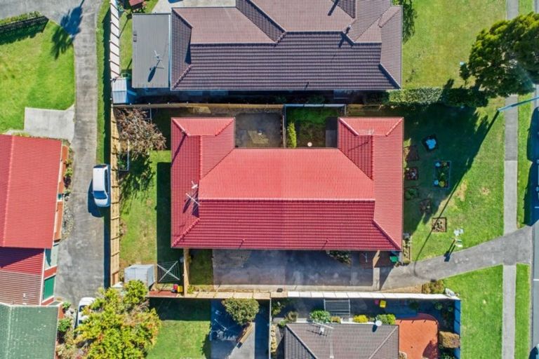 Photo of property in 2/461 Great South Road, Opaheke, Papakura, 2113