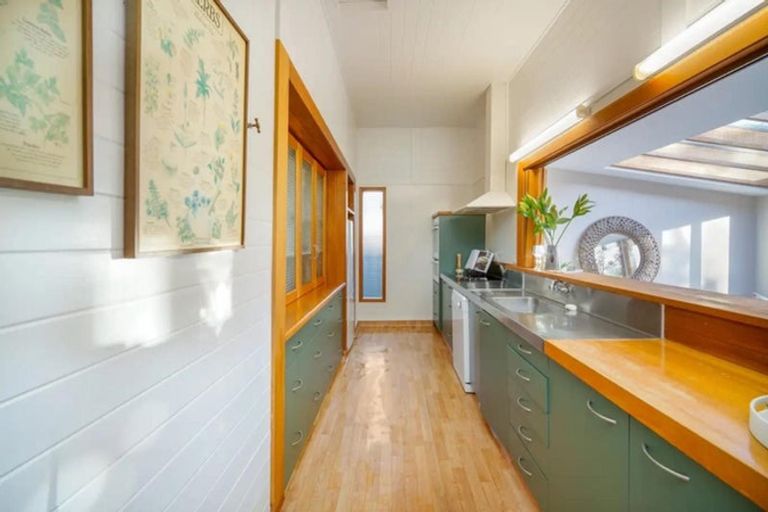 Photo of property in 4 Cliff Street, Moncks Bay, Christchurch, 8081