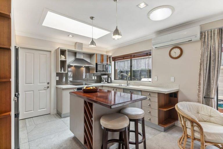 Photo of property in 25 Kilsyth Way, East Tamaki Heights, Auckland, 2016