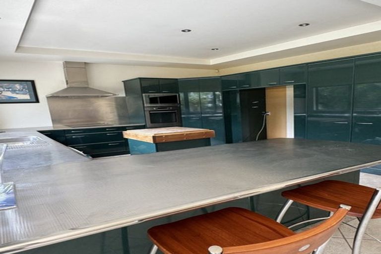 Photo of property in 115 Station Road, Kumeu, 0891