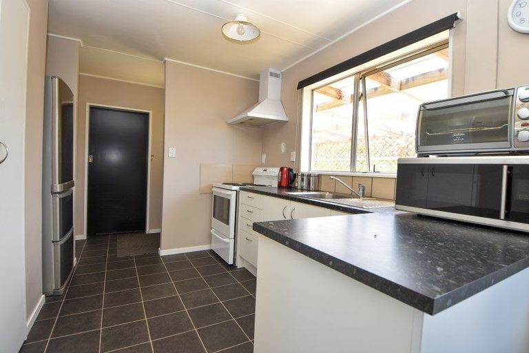 Photo of property in 16 Fisher Place, Carterton, 5713