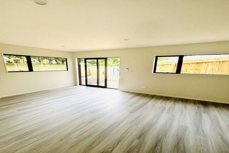 Photo of property in 9f Julian Place, Otara, Auckland, 2023