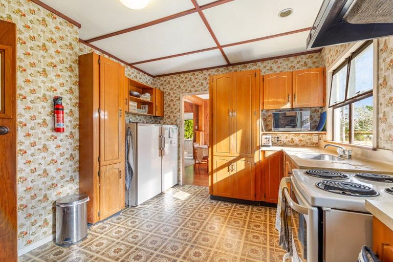 Photo of property in 76 Tawa Road, Kumeu, 0891