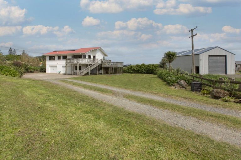 Photo of property in 106 Rehutai Road, Baylys Beach, Dargaville, 0377