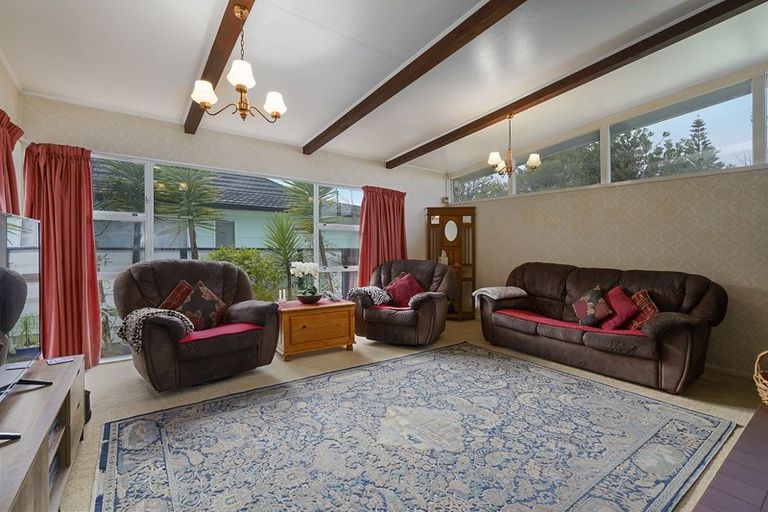 Photo of property in 33 Somerset Crescent, Highbury, Palmerston North, 4412
