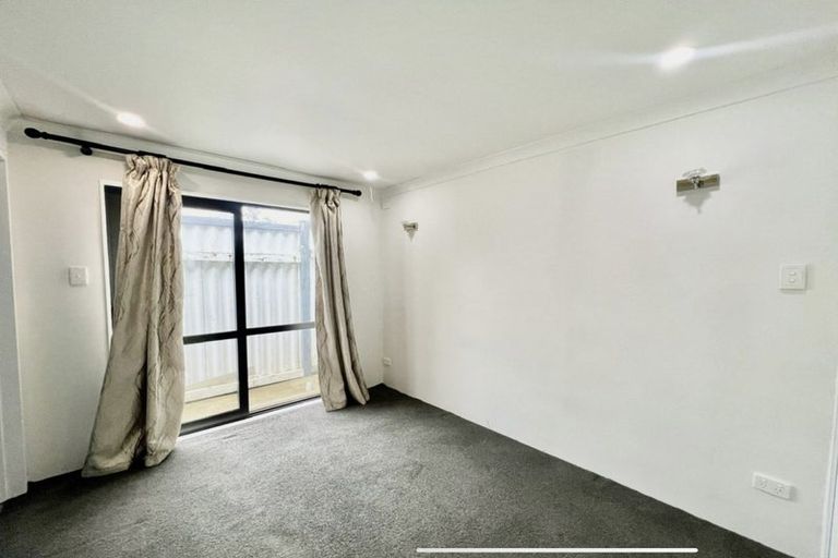 Photo of property in 26 Nile Road, Kelston, Auckland, 0602