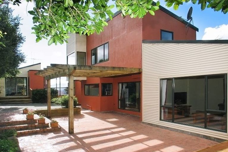 Photo of property in 51 Sunrise Boulevard, Tawa, Wellington, 5028