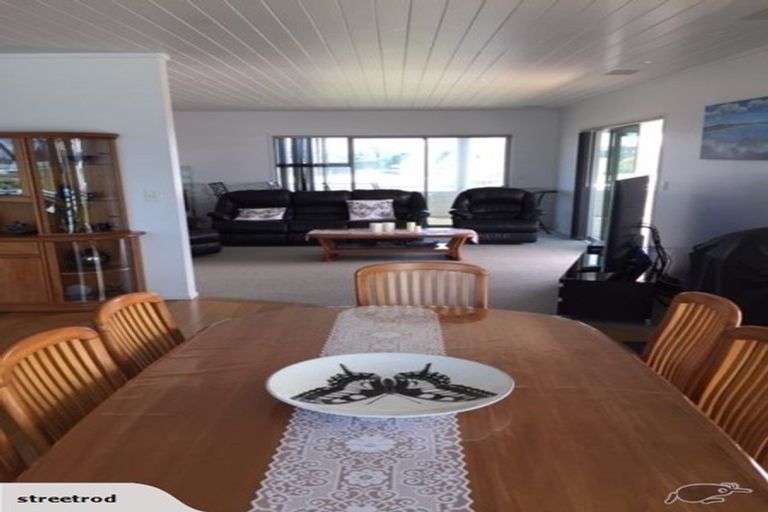 Photo of property in 106b Karewa Parade, Papamoa Beach, Papamoa, 3118